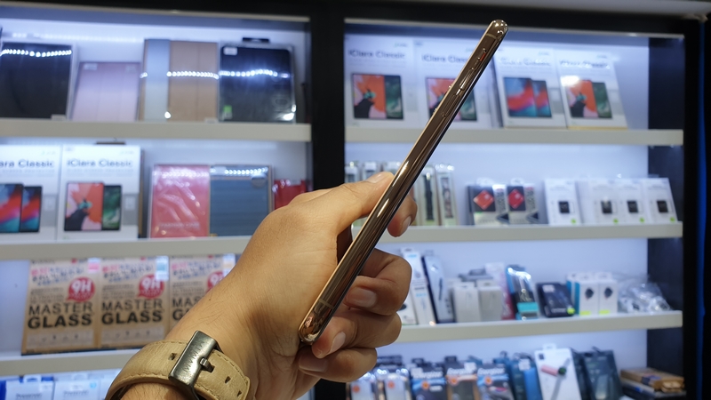 iPhone 11 Pro Max iPhone 11 Pro Max