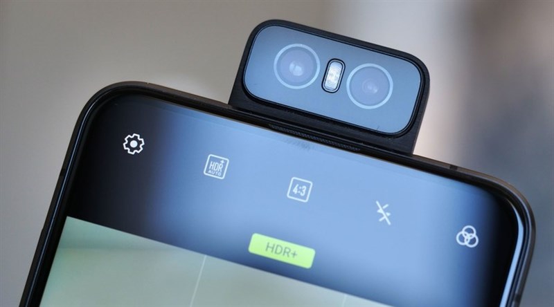 Xuất hiện bằng sáng chế smartphone Huawei với camera lật độc đáo Xuất hiện bằng sáng chế smartphone Huawei với camera lật độc đáo