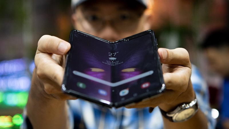 Cận cảnh smartphone màn hình gập Galaxy Fold tại Việt Nam Cận cảnh smartphone màn hình gập Galaxy Fold tại Việt Nam