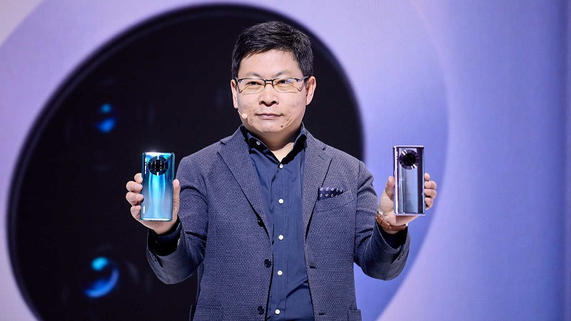 CEO Richard Yu trên sân khấu lễ ra mắt dòng điện thoại Huawei Mate 30 CEO Richard Yu trên sân khấu lễ ra mắt dòng điện thoại Huawei Mate 30