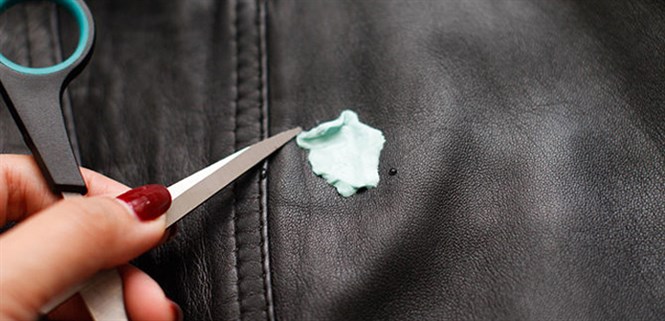 4 cách tẩy keo dính trên quần áo đơn giản, hiệu quả