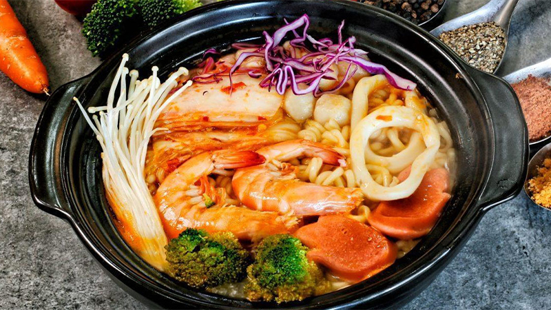 2 cách nấu mì cay hải sản chuẩn công thức Hàn Quốc 3
