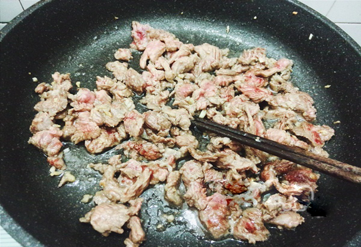 Bước 2 Xào thịt trâu Thịt trâu xào khế