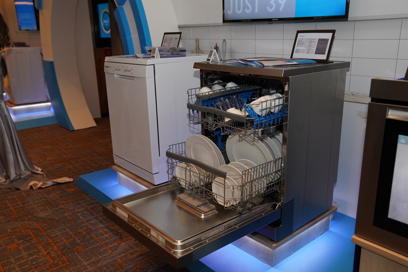 Máy rửa chén Candy Brava cung cấp chu trình rửa 24 phút