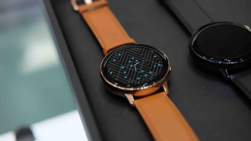 Galaxy Watch Active 2 phiên bản làm bằng thép sẽ được đi kèm dây da Galaxy Watch Active 2 phiên bản làm bằng thép sẽ được đi kèm dây da