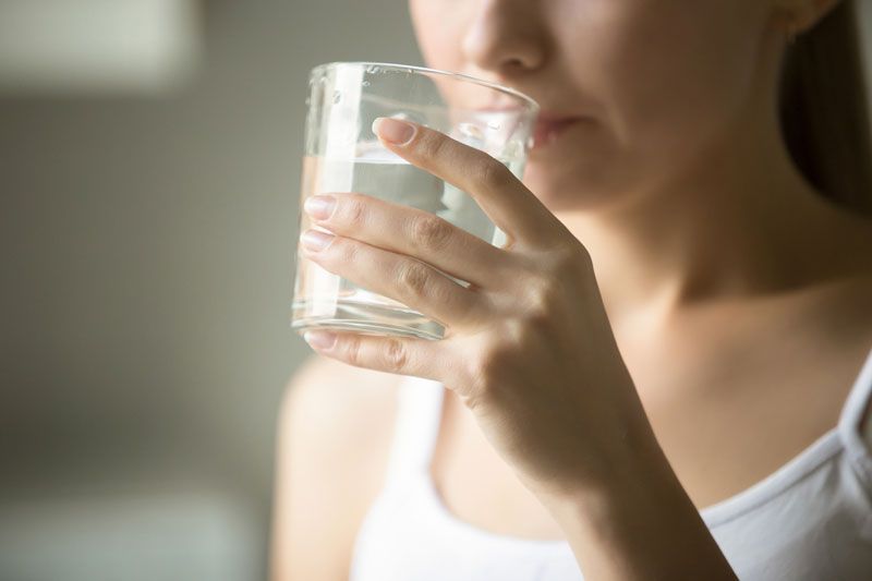 Việc uống nước đun sôi là cần thiết nhưng không phải là giải pháp duy nhất cho cơ thể