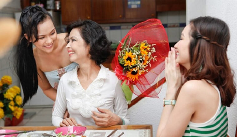 20/10 đừng quên nhớ về mẹ, người phụ nữ dành cả thanh xuân cho bạn  