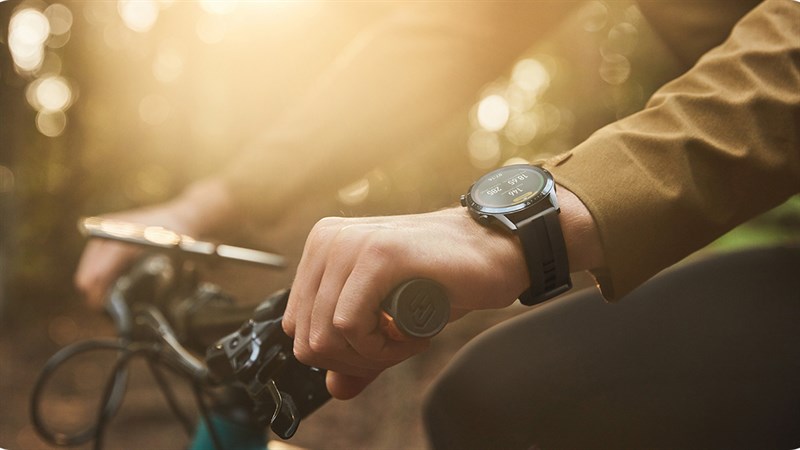 Huawei Watch GT2 ngoài trời cùng xe đạp Huawei Watch GT2 ngoài trời cùng xe đạp