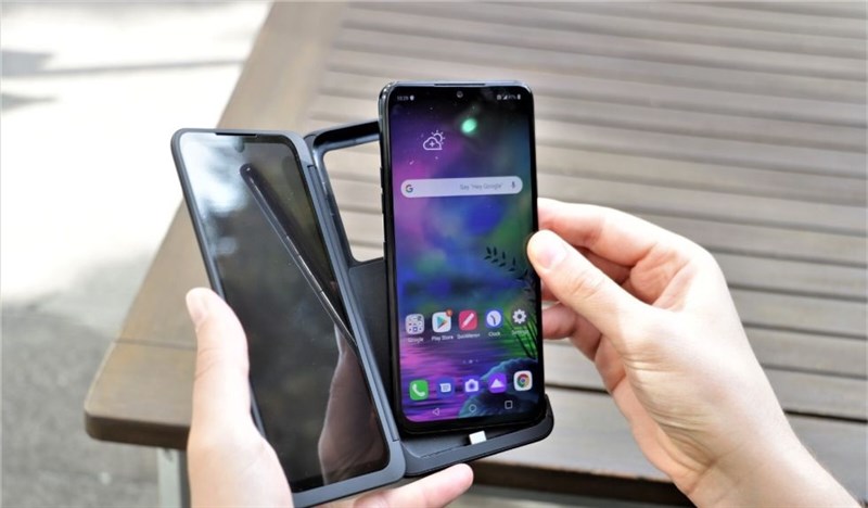 LG G8X ThinQ với phụ kiện màn hình kép sẽ cho đặt hàng trước từ 25/10, giá từ 16.2 triệu đồng