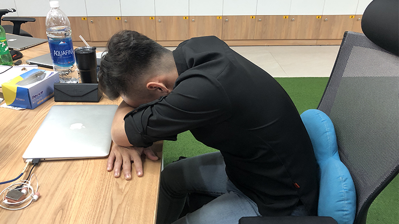 Mẹo giúp ngủ trưa ngon mà không gây hại sức khỏe cho dân văn phòng Mẹo giúp ngủ trưa ngon mà không gây hại sức khỏe cho dân văn phòng