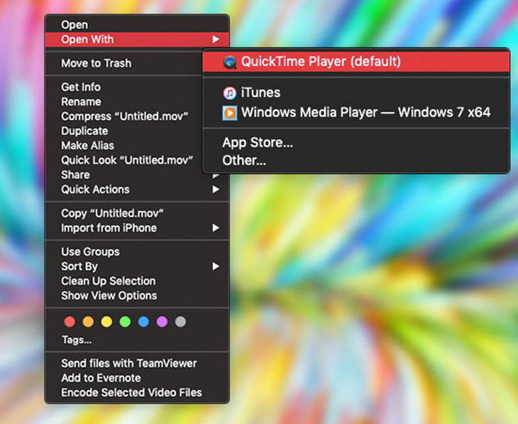 Hướng dẫn xoay video trên Macbook đơn giản chỉ với 2 bước > Click chuột phải vào video, chọn Open With > QuickTime Player