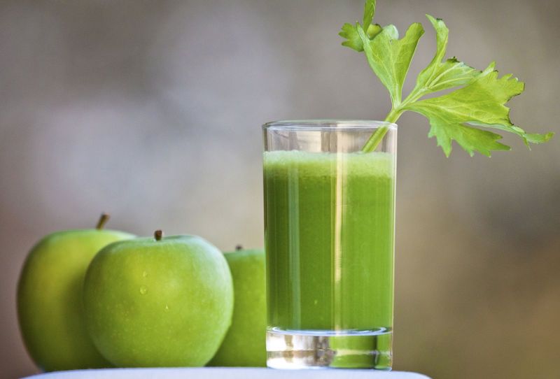 How to make an easy-to-drink celery smoothie to help you have an ant waist