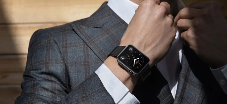 Xiaomi ra mắt smartwatch Mi Watch: Phiên bản Apple Watch chưa bằng nửa giá > Mi Watch trên tay đeo