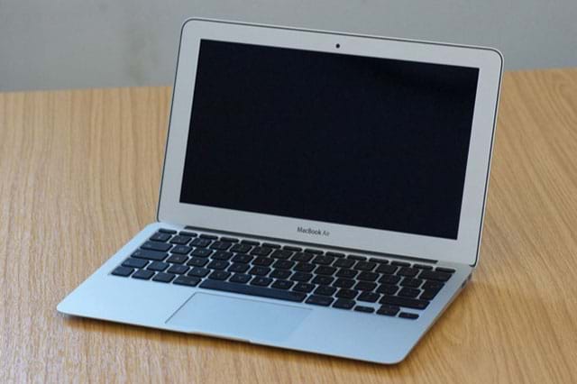 5 dấu hiệu cho thấy MacBook của bạn đang bị hư và cách khắc phục > MacBook đột nhiên tắt