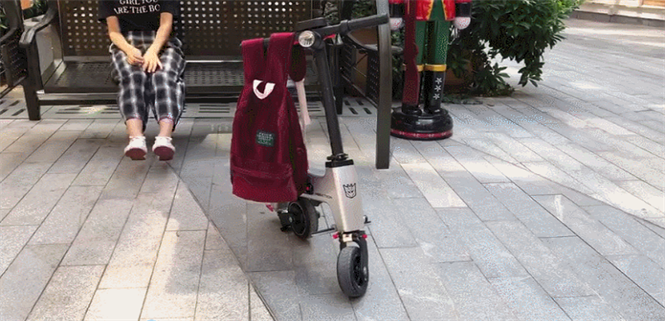 Xiaomi ra mắt xe điện scooter có thể gấp lại như tờ giấy A3, giá 9.9 triệu đồng