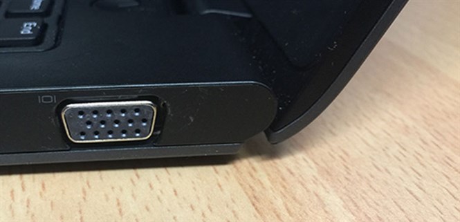 Tìm hiểu về cổng VGA trên laptop, ưu và nhược điểm