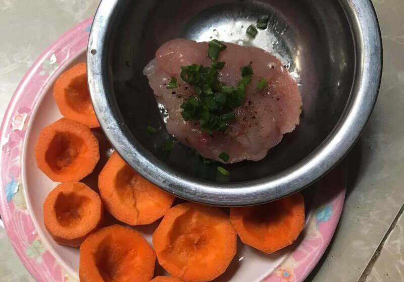 Chị Dương chia sẻ cách làm cà rốt nhồi cá thác lác siêu ngon