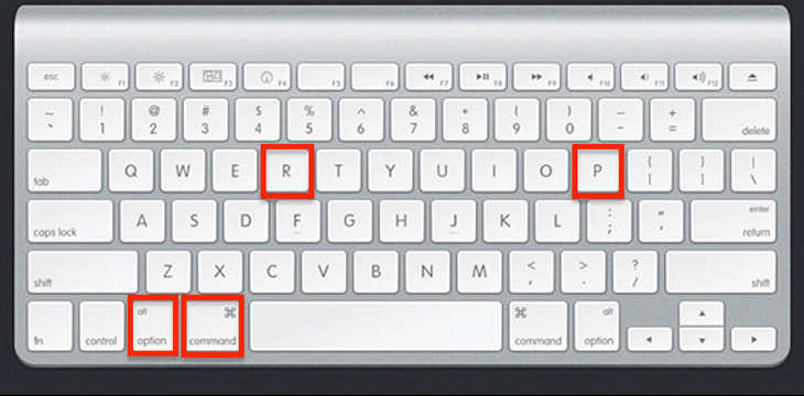 Nhấn giữ bốn phím Option, Command, P và R một cách đồng thời