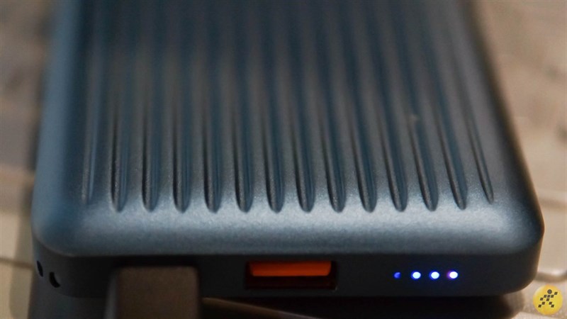 Trên tay pin sạc dự phòng iWALK