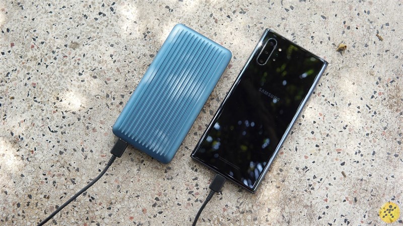 Trên tay pin sạc dự phòng iWALK