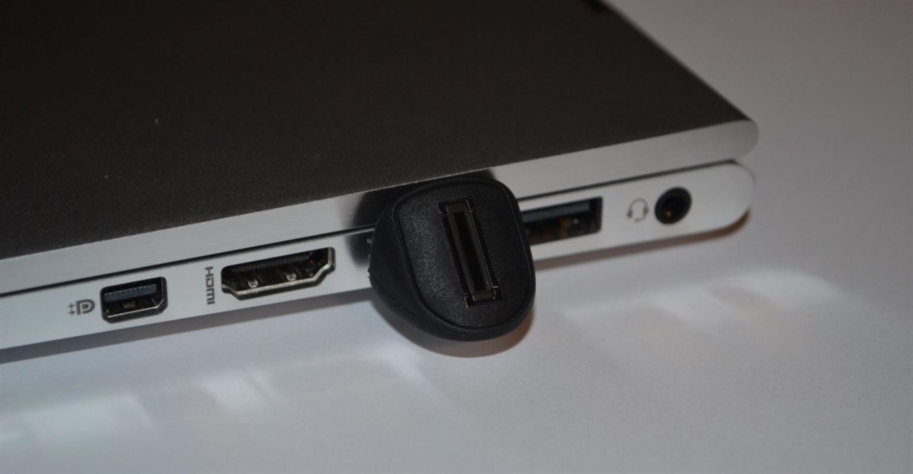 Thiết bị cảm biến vân tay Eikon's Mini được kết nối thông qua cổng USB