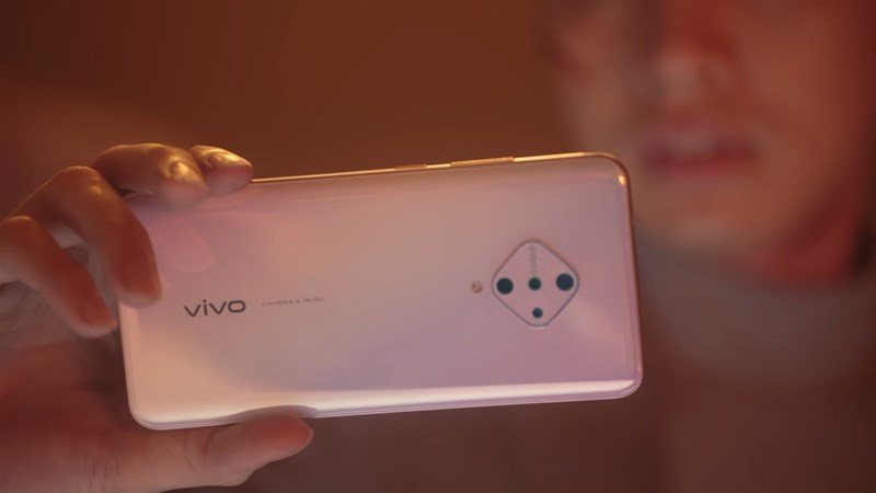 Vivo S5 xuất hiện trong MV I'm Still Loving You mới nhất của Noo Phước Thịnh Vivo S5 xuất hiện trong MV I'm Still Loving You mới nhất của Noo Phước Thịnh
