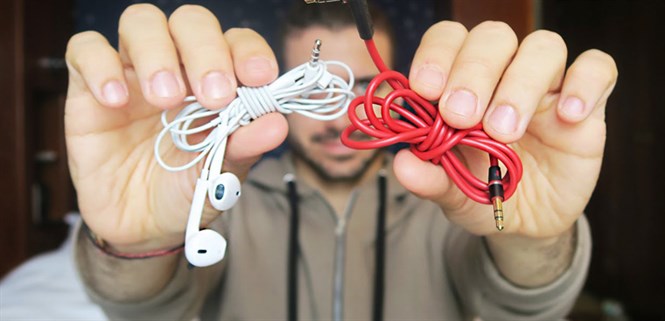 3 cách quấn dây tai nghe không bị rối, nhanh, đẹp và an toàn