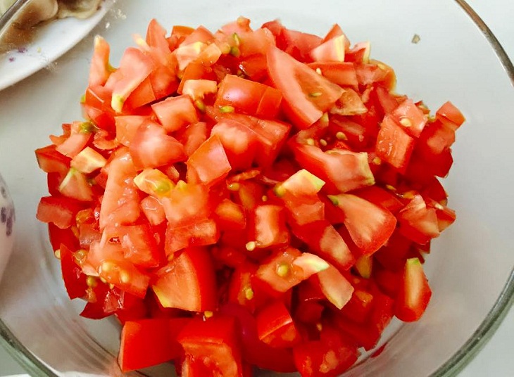 Bước 1 Sơ chế nguyên liệu Cá ngừ sốt cà chua