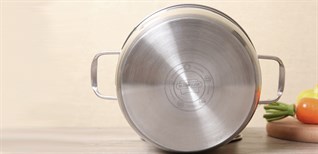 3 cách loại bỏ vết nhãn mác trên nồi chảo inox khi mới mua về