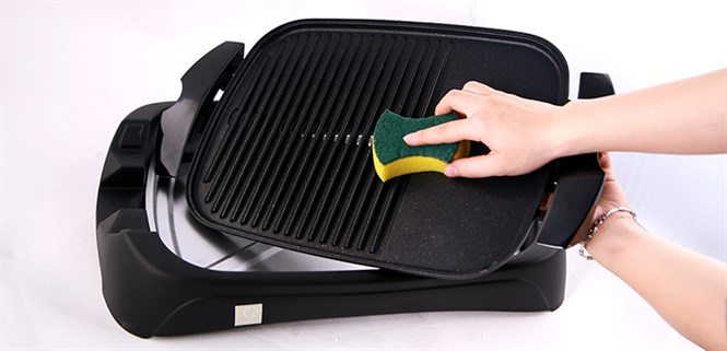7 bước vệ sinh bếp nướng điện sạch bong, đơn giản