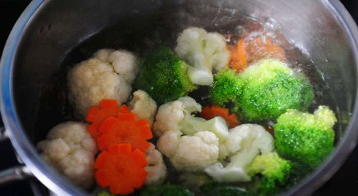 Nấu nước dùng