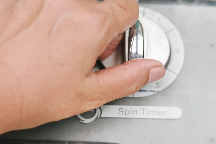 Tải trọng không cân bằng khiến cho tốc độ vắt của máy giặt bị chậm hơn so với cài đặt ban đầu