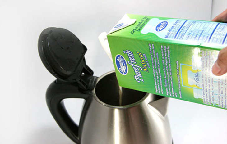  Đun nóng nước hoặc sữa