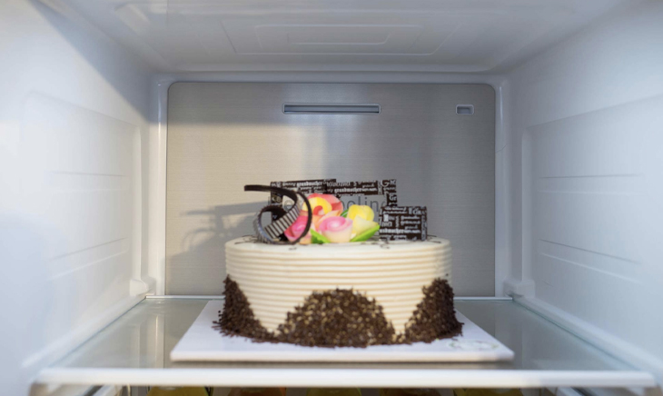 Đánh giá tổng quan tủ lạnh Samsung Inverter 602 lít RS65R5691B4/SV > Ngăn kính chịu lực 