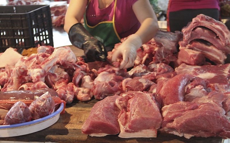 Giá thịt lợn sốt từng ngày khiến các mặt hàng khác cũng đùng đùng tăng giá