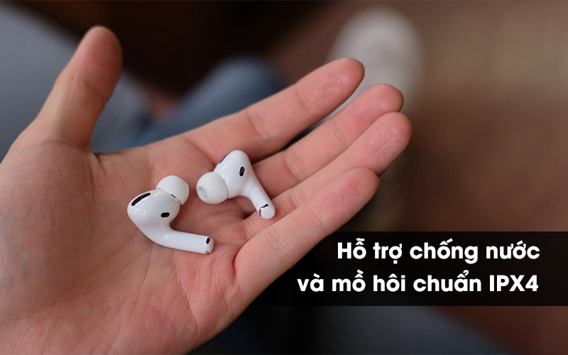 AirPods Pro có thể chống được mưa nhỏ và mồ hôi khi vận động, giúp người dùng yên tâm và thoải mái hơn khi đeo để chơi thể thao hoặc có vô tình gặp mưa