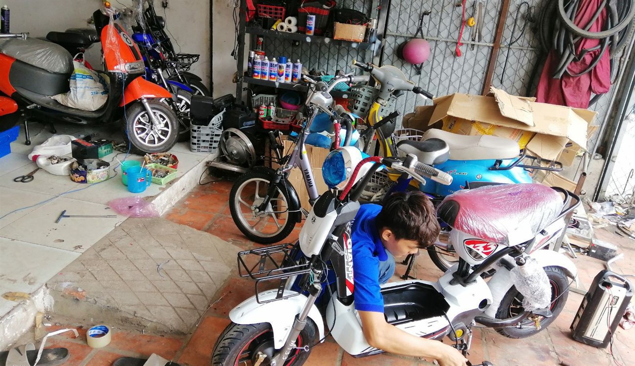 Xe đạp điện cũng có thể gặp sự cố như các phương tiện khác. Nếu xe điện của bạn chết máy, hãy gọi ngay dịch vụ sửa xe đạp điện tại nhà Hà Nội để có người đến tận nơi giúp bạn khắc phục sự cố.