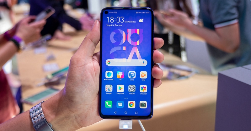 Mặt trước Nova 5T