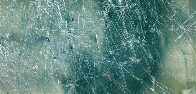 4 mẹo xóa, làm hết vết xước trên tủ, cửa, bàn kính cực đơn giản