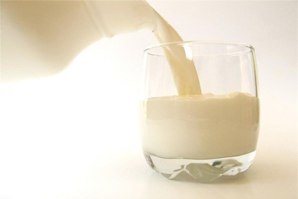 Nhận biết ngay khi sữa bị hư hỏng và cách bảo quản sữa đúng