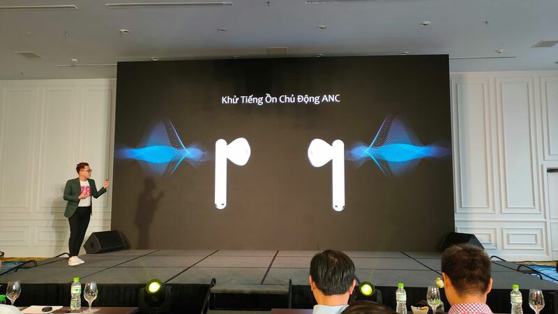 Huawei ra mắt tai nghe chống ồn FreeBuds 3 Huawei ra mắt tai nghe chống ồn FreeBuds 3