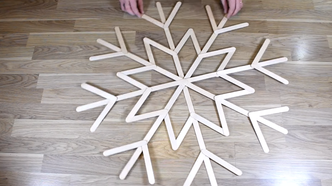  Use short popsicle sticks for decoration