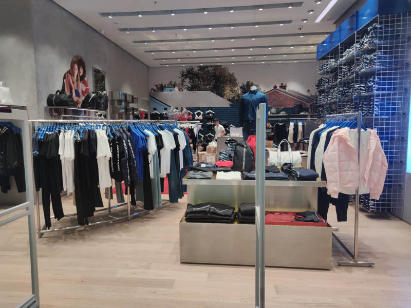 Ảnh chụp trung tâm thương mại.