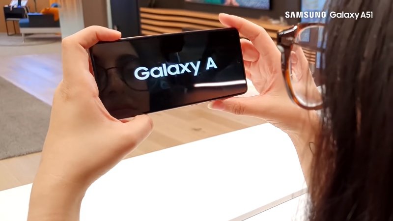 Galaxy A51 lộ thiết kế, màu sắc và cấu hình hấp dẫn như thế này đây hỏi sao nhiều người không chờ mua Galaxy A51 lộ thiết kế, màu sắc và cấu hình hấp dẫn như thế này đây hỏi sao nhiều người không chờ mua