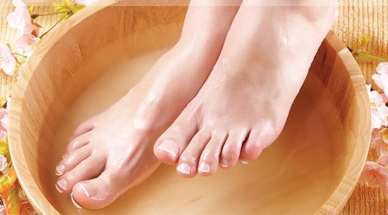 Ngâm chân 15 phút mỗi ngày trước khi ngủ mang lại muôn vàn lợi ích