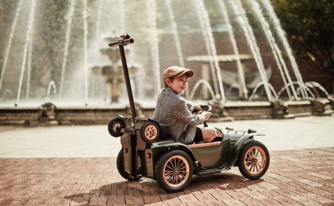Xe máy điện trẻ em, ô tô điện trẻ em là gì? Có bao nhiêu loại?