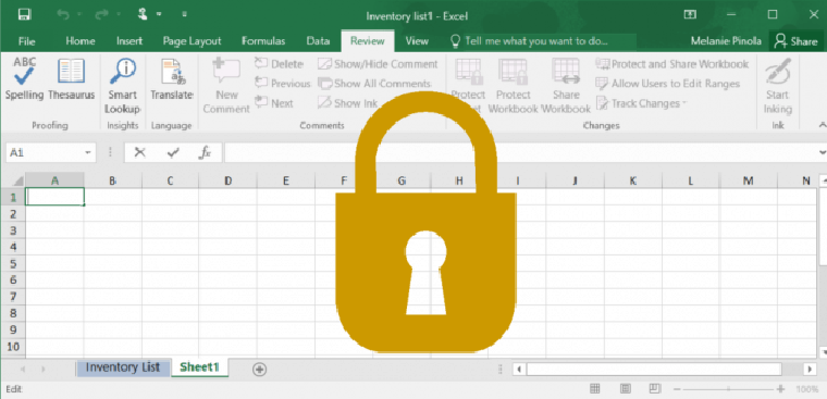 Làm thế nào để sử dụng chức năng Protect Workbook để khóa file Excel?
