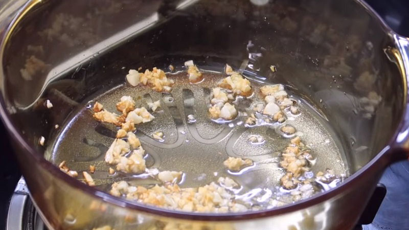 Bước 2 Nấu canh chua Canh chua tôm nấu khế