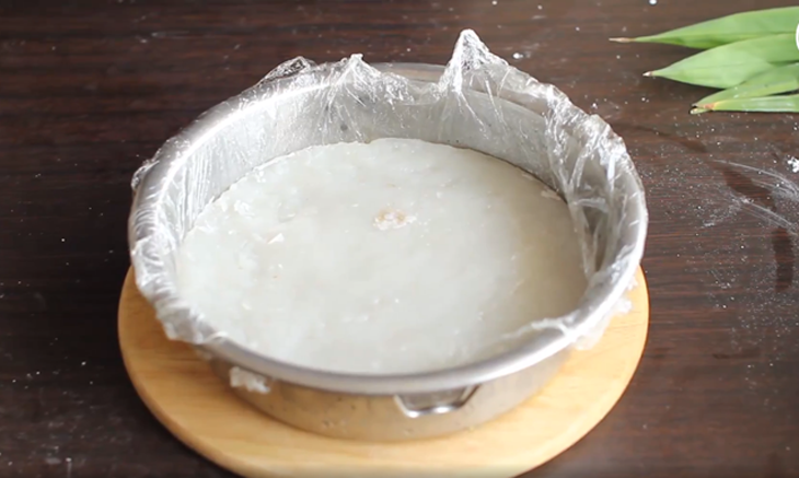 Bước 2 Hấp bột Bột chiên trứng bằng bột gạo, bột năng