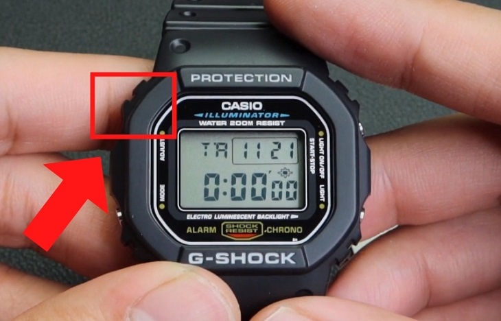 Cách chỉnh giờ đồng hồ Casio Illuminator siêu đơn giản và nhanh chóng > Bạn nhấn và giữ nút A đến khi đồng hồ nhấp nháy